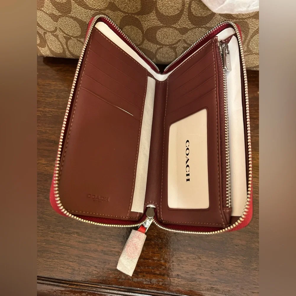 Coach Tan Khaki and Red Strawberry City Tote with Matching Zip Around Wallet NWT - Picture 3 of 8